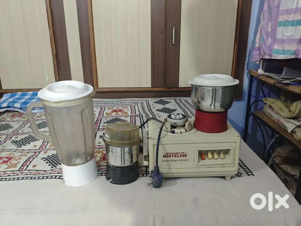 Selling my old Sujata Mixer grinder with box urgent.
