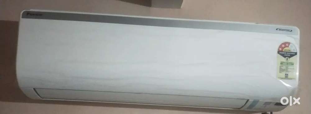 1.5 Ton Invertor AC, with Outdoor (5 months old )