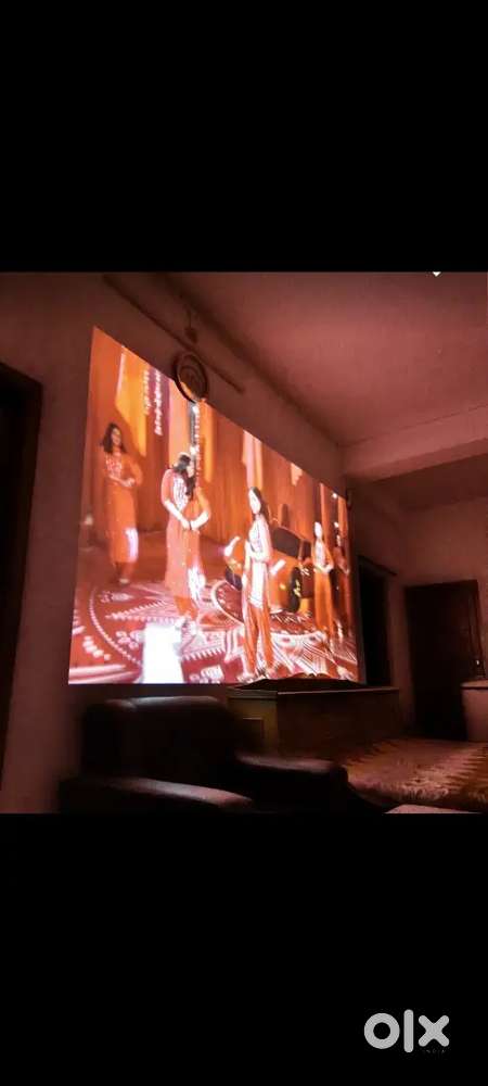 Hd projector 1 month old like new