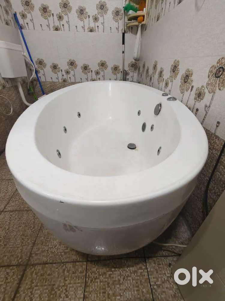 Jacuzzi Bath Tub