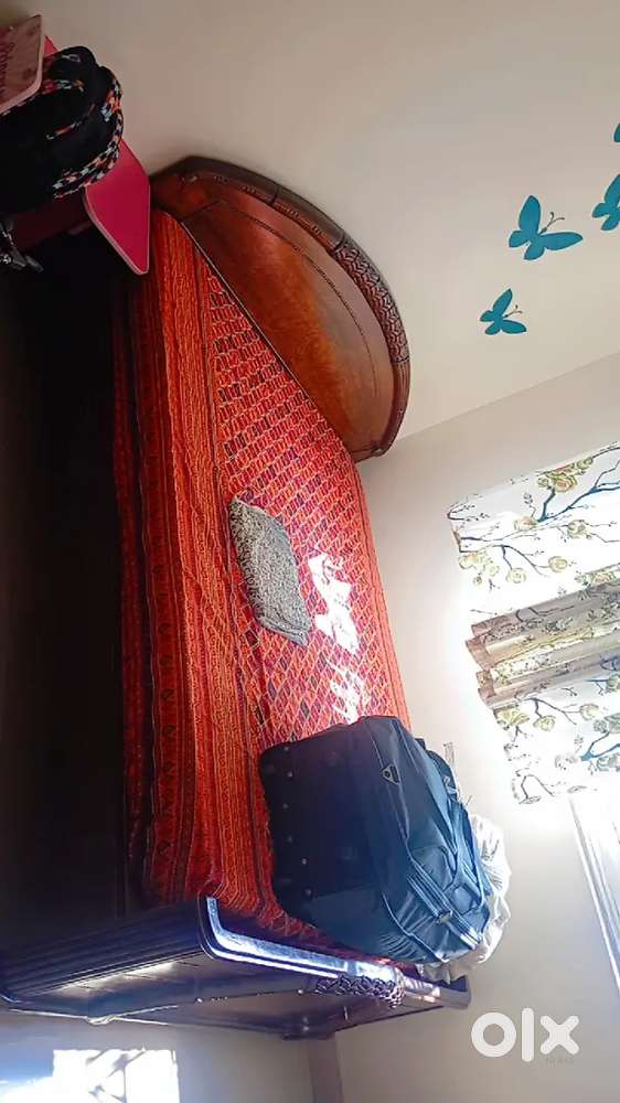 Bedroom furniture in very good condition