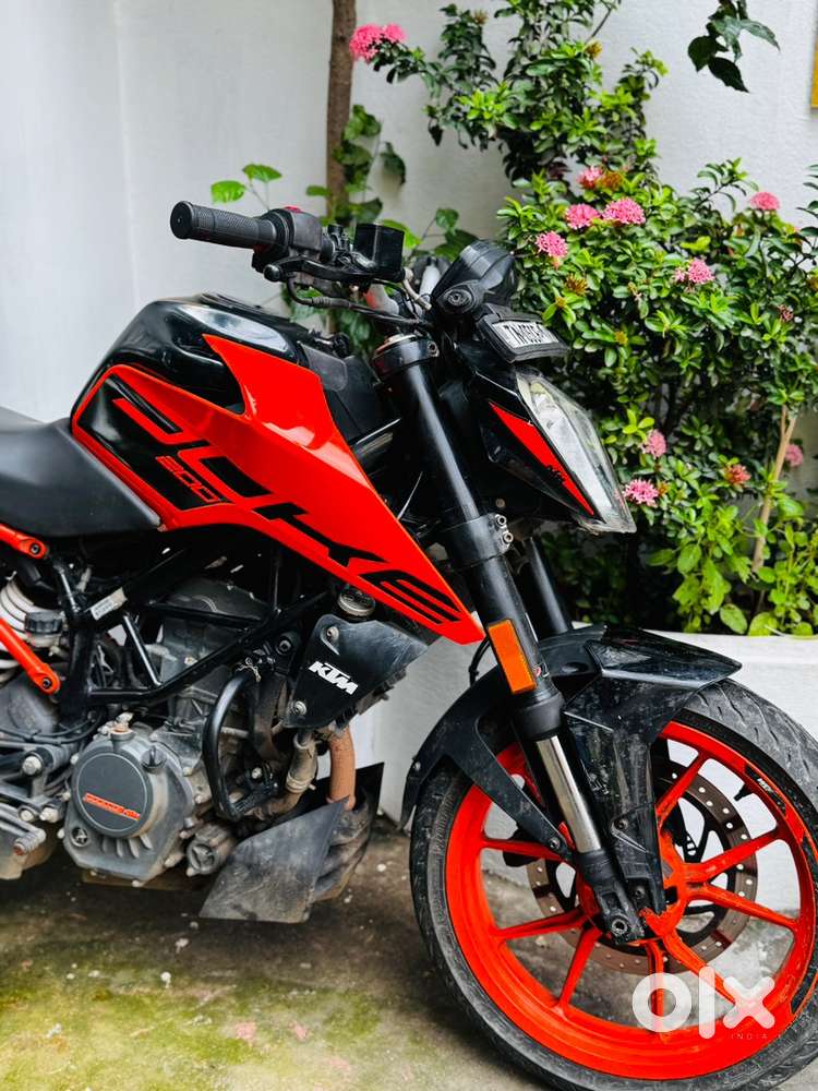 KTM DUKE 200 bs6