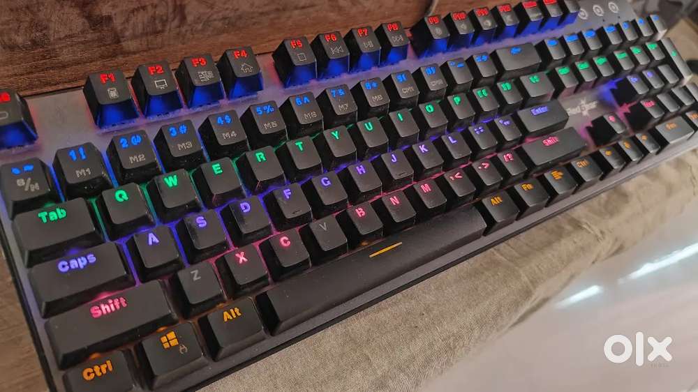 Gaming keyboard and headphone