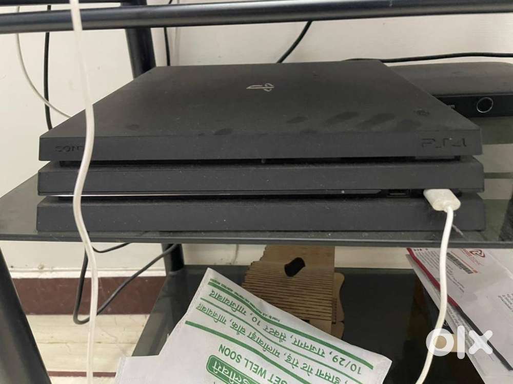 PS 4 PRO 1 TB (FLAWLESS CONDITION)