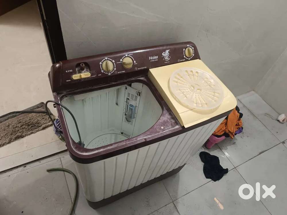 Haier Semi Automatic Washing Machine