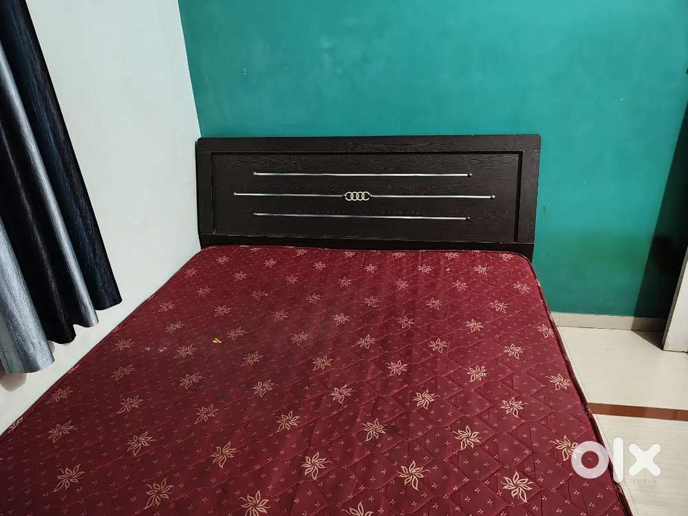 Audi Bed with godrej iterno matress