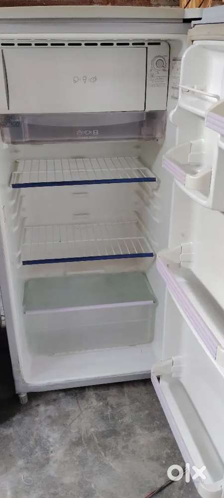 Single door double door Fridge Available Here