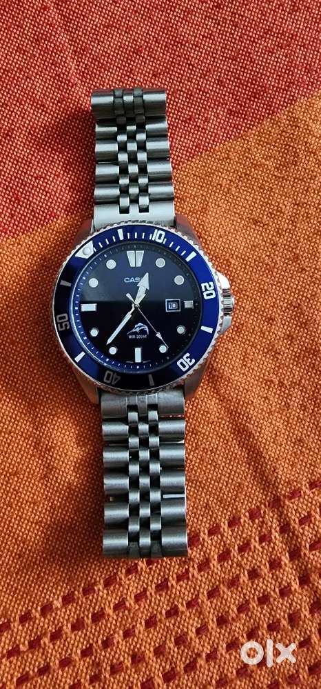 Selling out my watches go through discription for prize