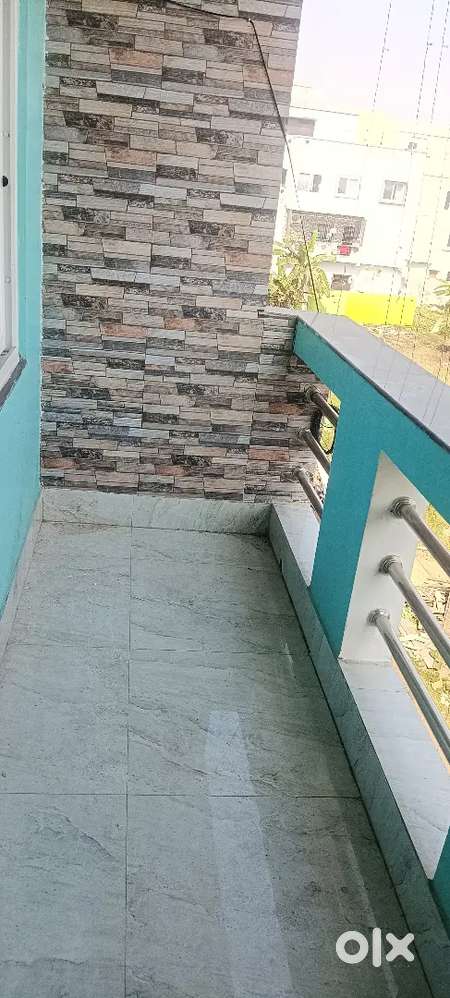 2 bhk for small family no car parking