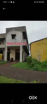 Building with workshop at ground floor and 07 rooms on first floor.