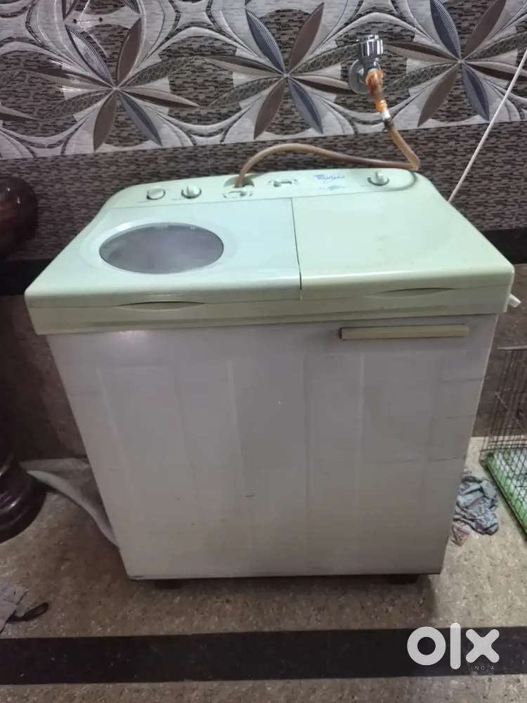 Whirlpool semi automatic washing machine