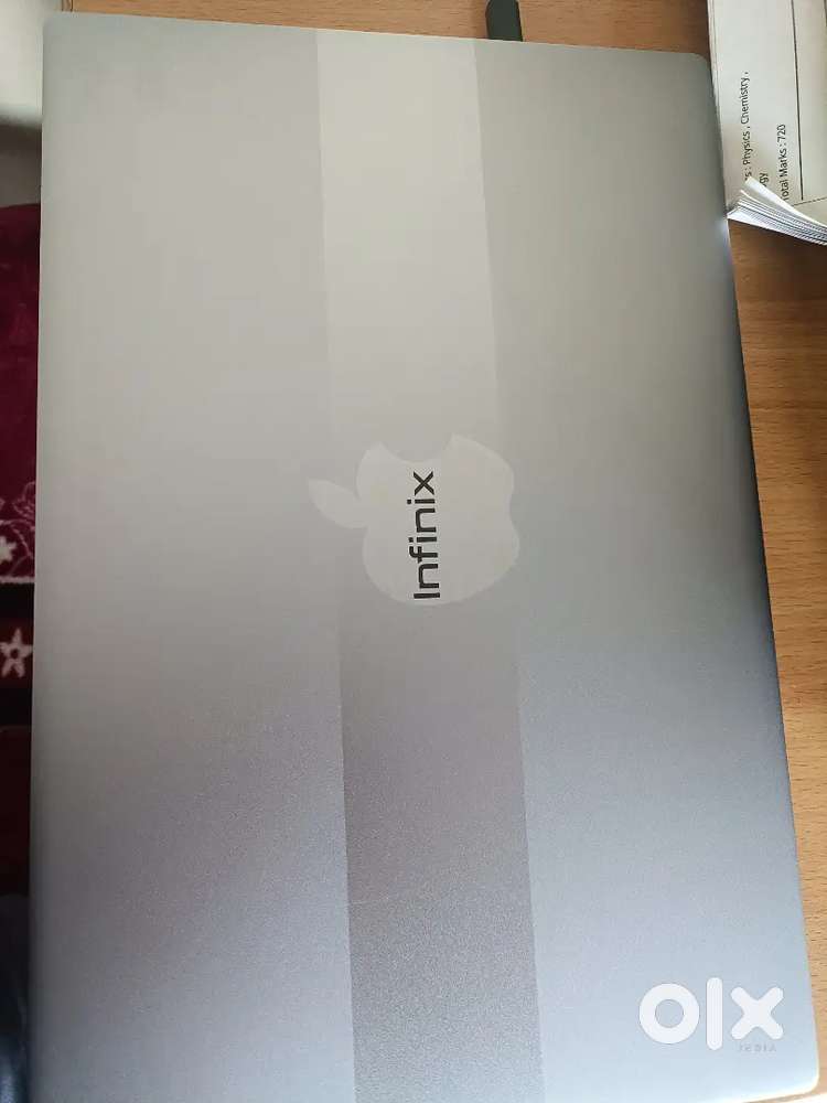 Infinix book Y1 plus