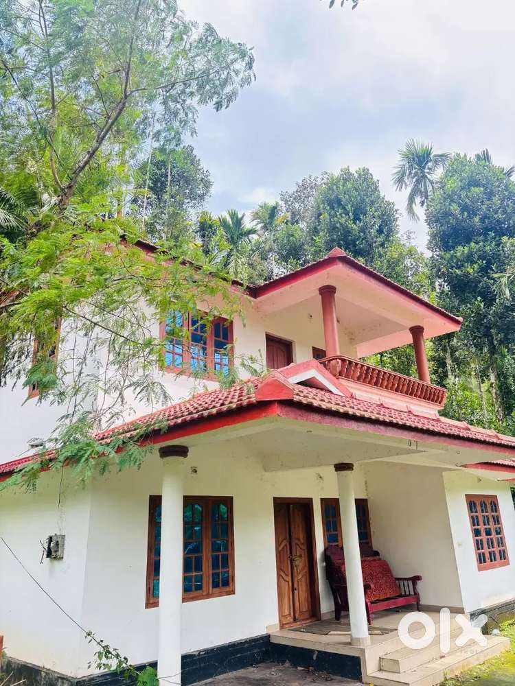 ബത്തേരി 8 സെന്റ് സ്ഥലവും 4 ബെഡ്റൂം ഉള്ള വീടും വിൽപ്പനയ്ക്ക്