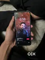 Sab kuch bdiya h phone me bas naya lena h ishly sell kr rha hu