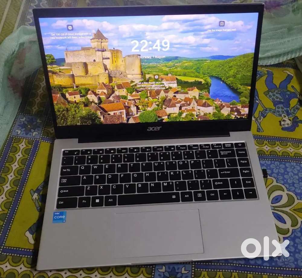 Acer i3 8/256gb laptop