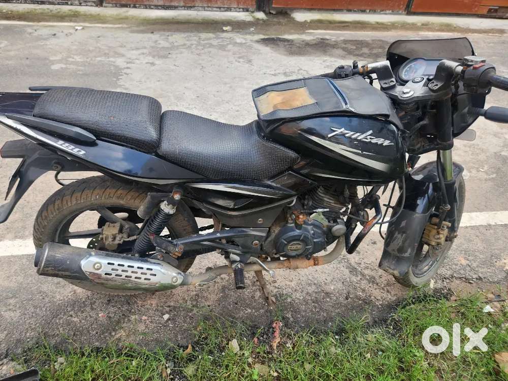 Bajaj Pulsar 180cc Dual Disc 2018