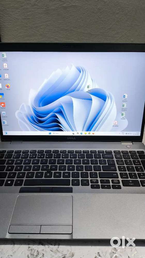 Dell i7- laptop 512gb SSD,16gb Ram with inbuilt graphic card