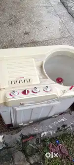 Washing.   Mashin.