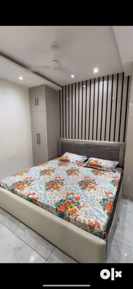3bhk semi furnished common roof terrace Garden flat At Matiala Road.