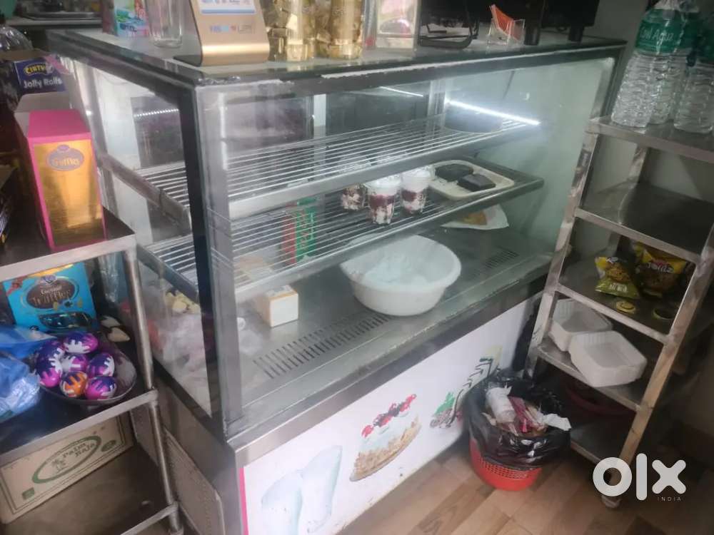 Hot and cold counter is for sale