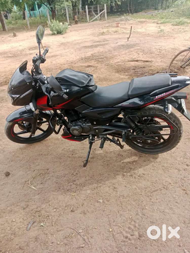 Bajaj pulsar 150 DTS-i very good and less used bike single owner