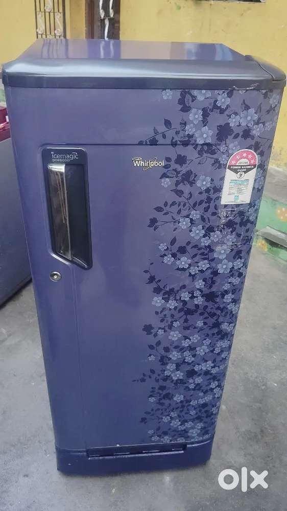 Good conditions single door fridge available