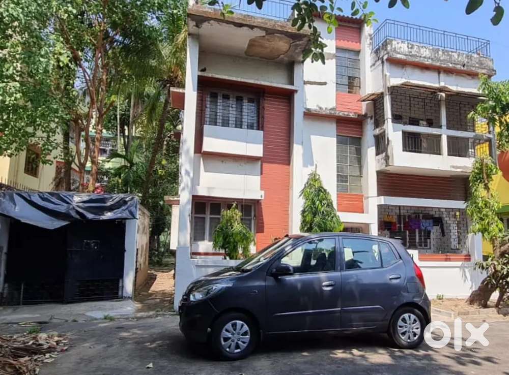 4.45 kattas land with old house for sale at saltlake