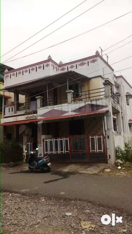 1st floor of independent row house available for rent