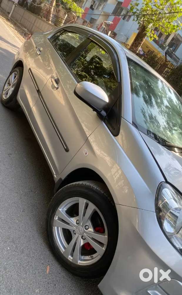Honda Amaze Best Single Hand Driven Car