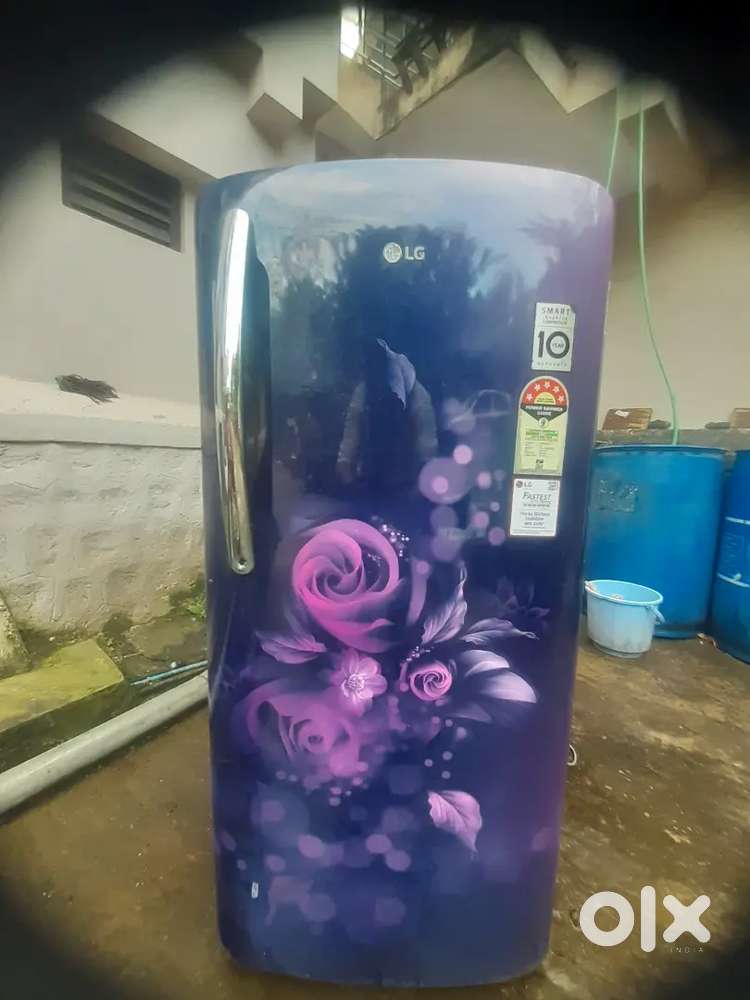 LG 5 star FRIDGE GOD condition 1 year 10 months old