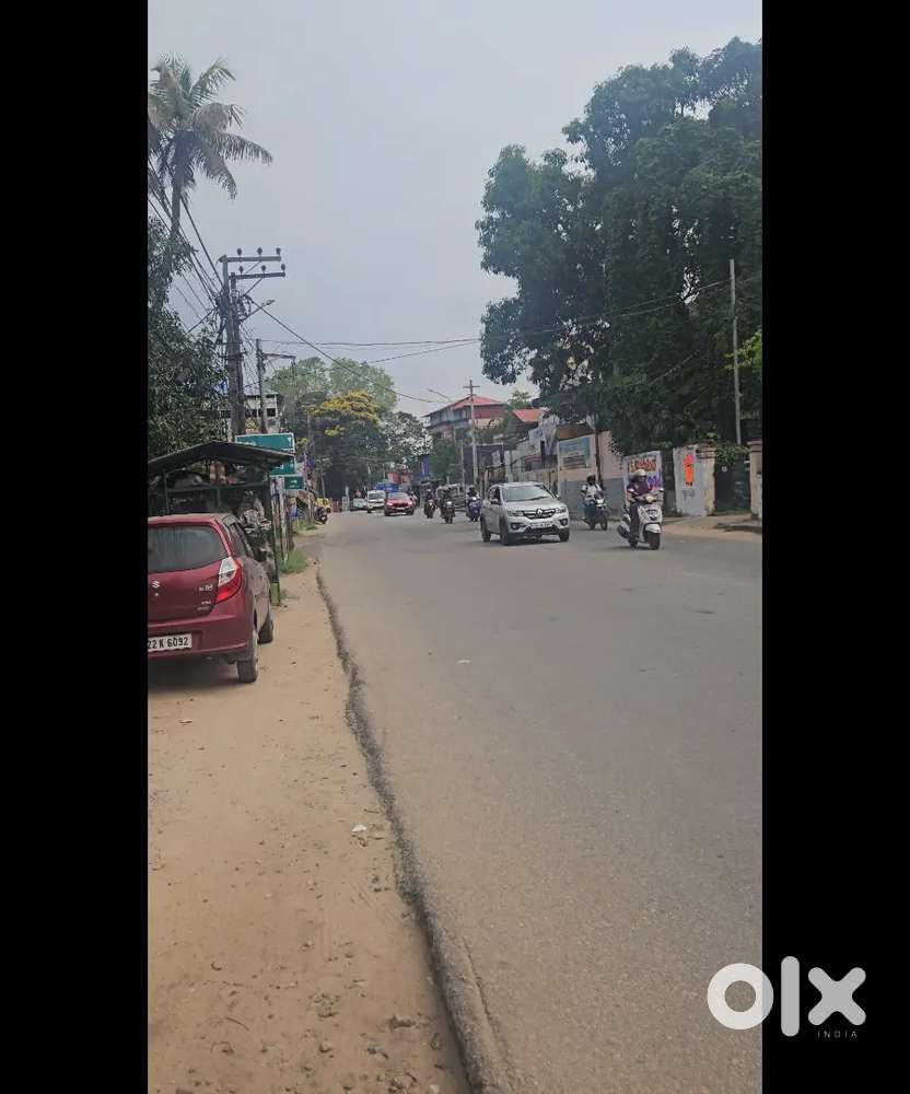 COMMERCIAL PROPERTY FOR SALE IN BTW PONGUMOODU TO SREEKARIYAM HIGHWAY
