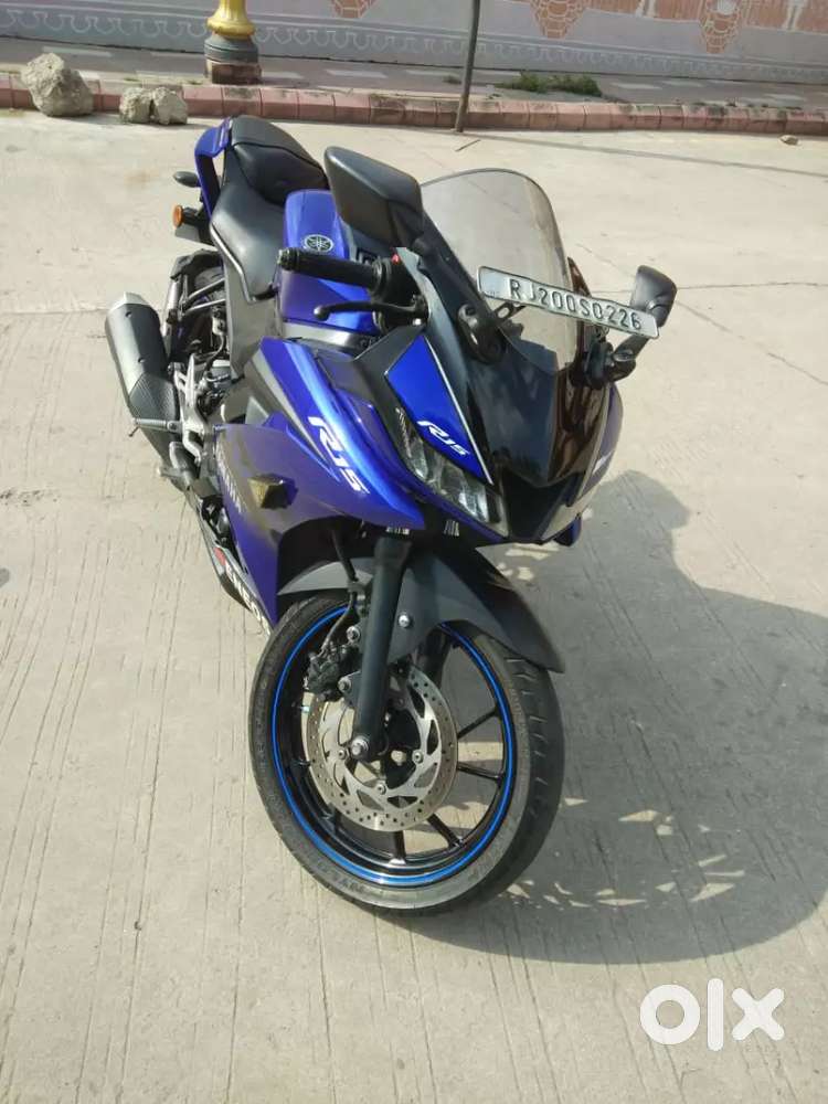 Yamaha R15 version 3
