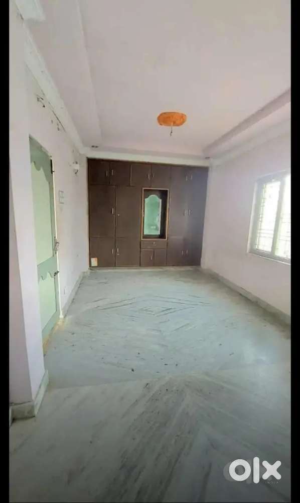 2bhk with reasonable price 24hrs water supply