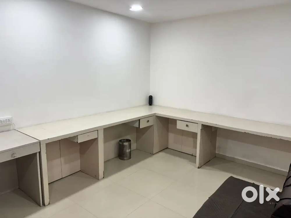 Fully furnished office space available in Vijay Nagar