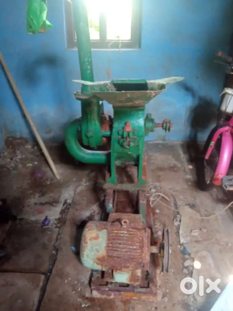 HM company Dry chilly powder machine and crompton3hp single phasemotor