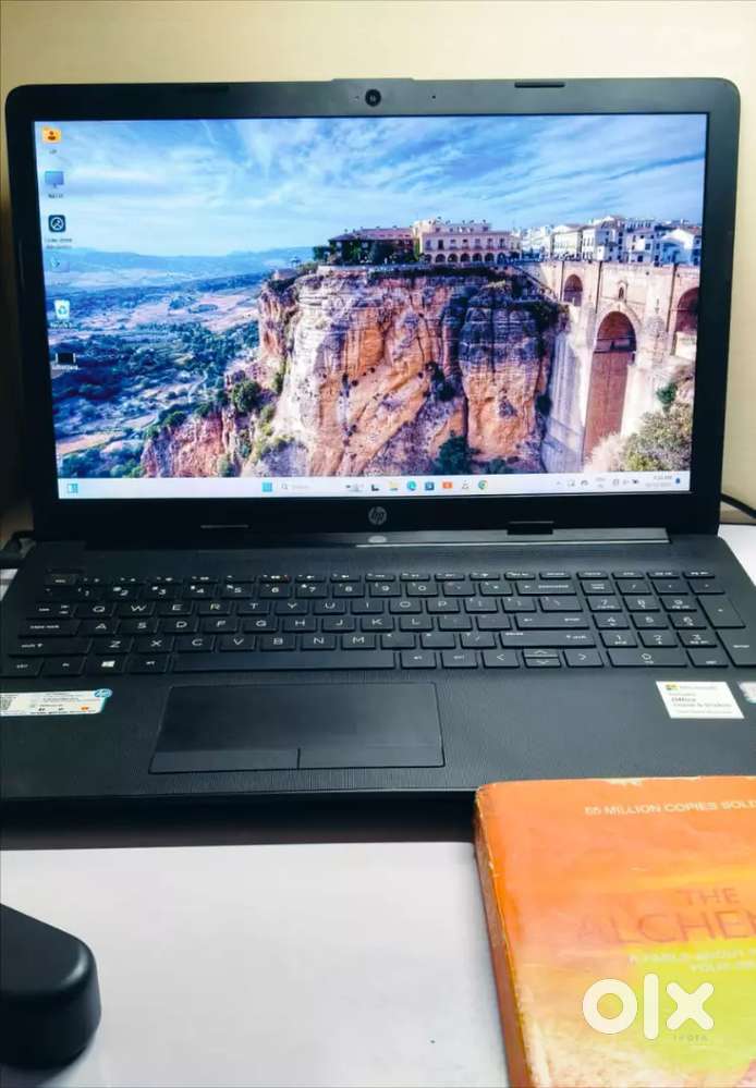 New type laptop hp i3 7th gen