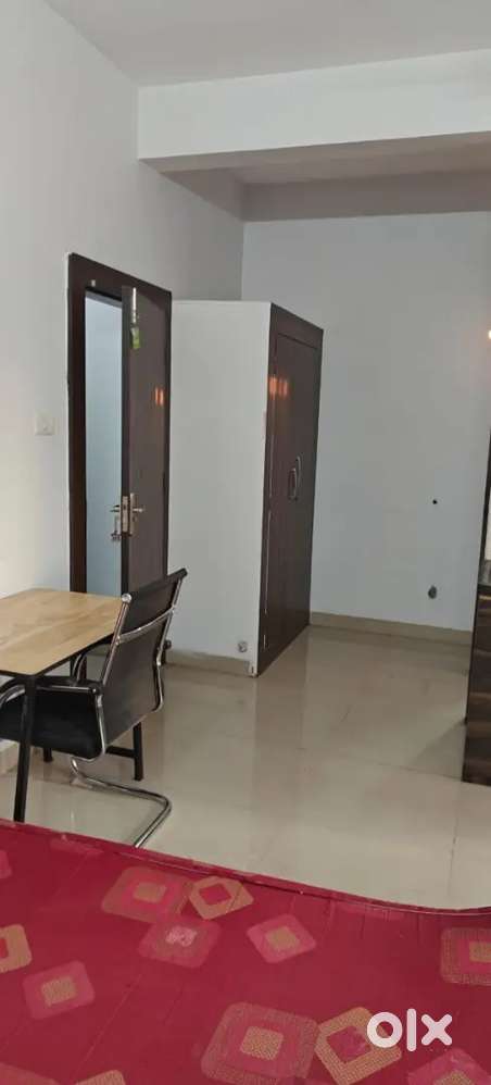 1RK rent se dena hai, 2 student.