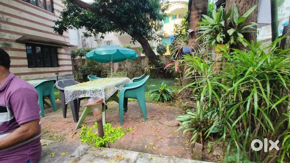 Hookah parlour for rent in Lake road