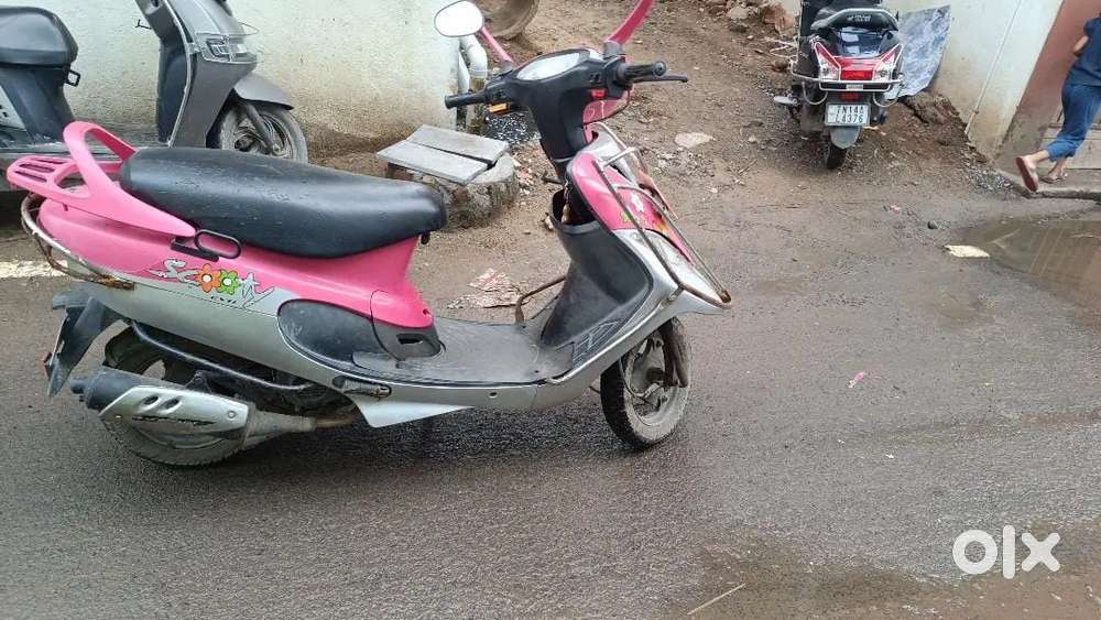 Good condition scooty, selling it for urgent money.