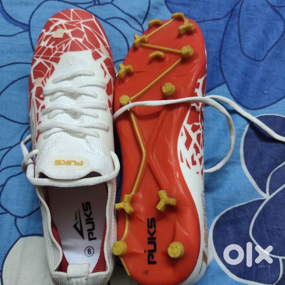 Puks medora red colour