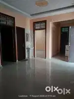 Fully independent 2 bhk room available near auto route n metro
