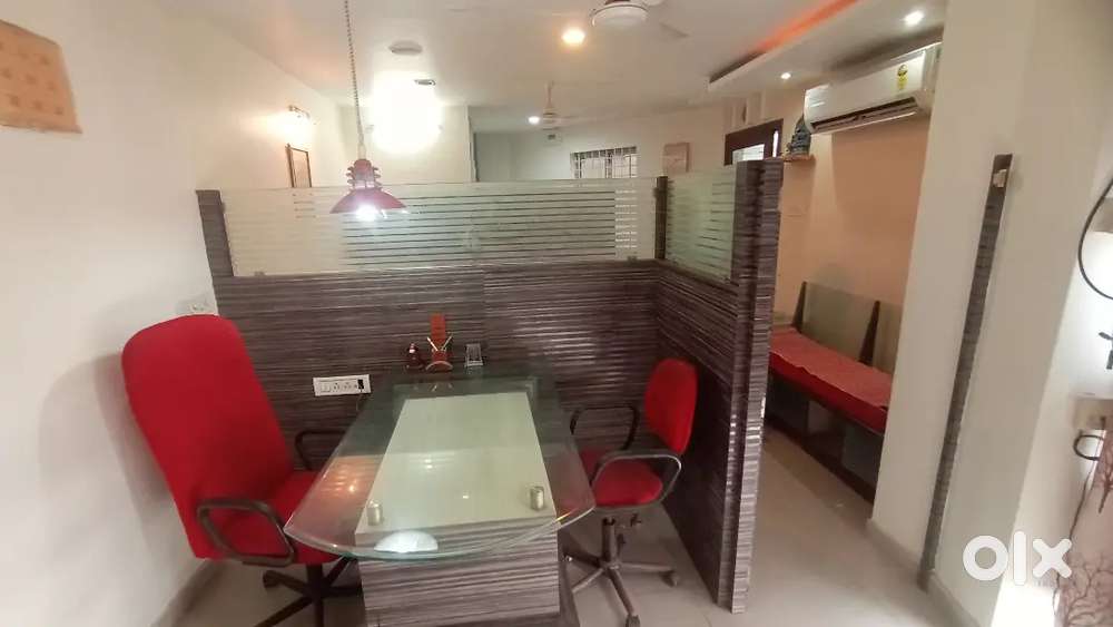 Full furnished 300sqft office with attach toilet for rent sayajigunj