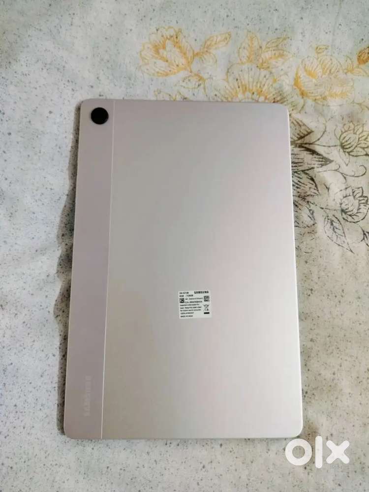 Samsung a9 plus tablet. Wifi Brand new condition. 8gb ram. 128gb inter