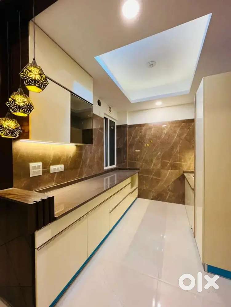 Available for sale in 3bhk flat semi furnished Noida extension mein