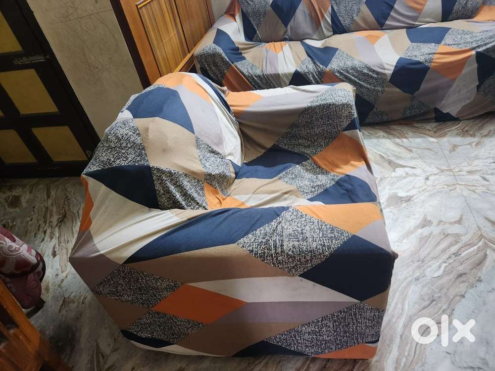 Used Damro make 3+2 Seater Sofa Set for Sale