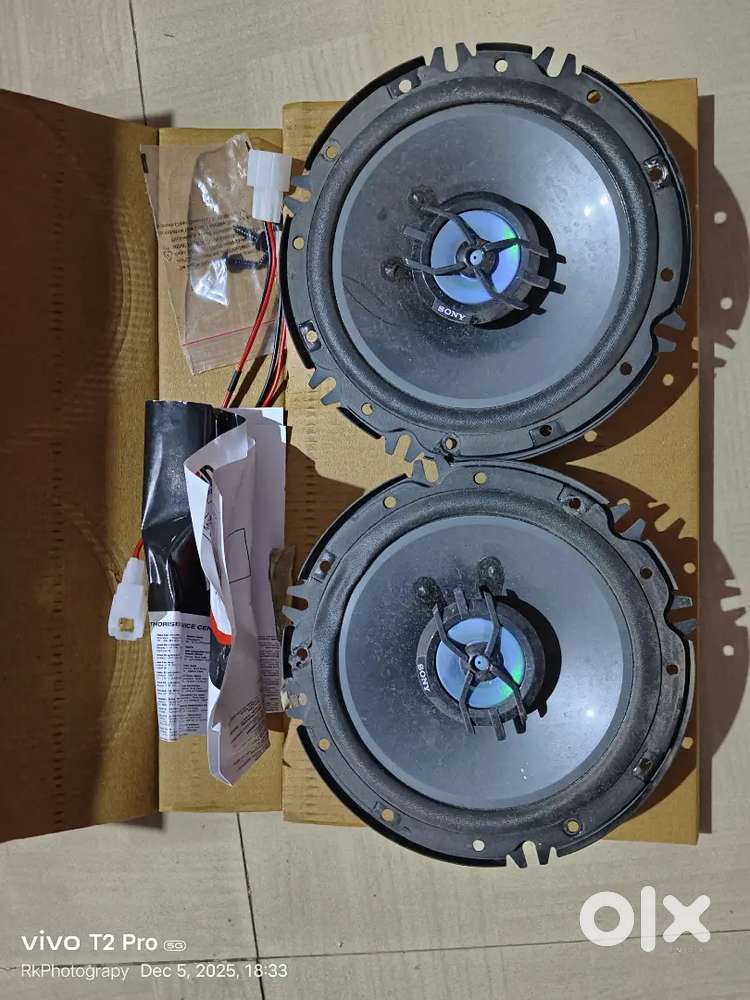 Sony 6 inch 4 sperker