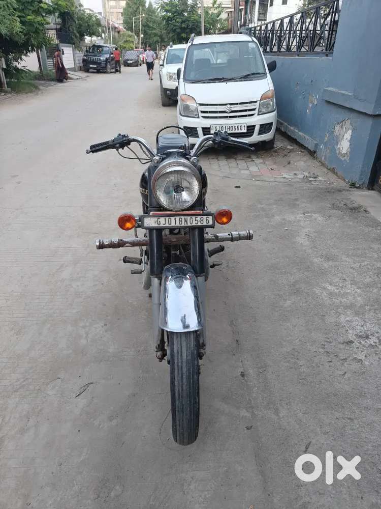 Royal Enfield Classic

Royal Enfield Bullet 350 - 1999 Model