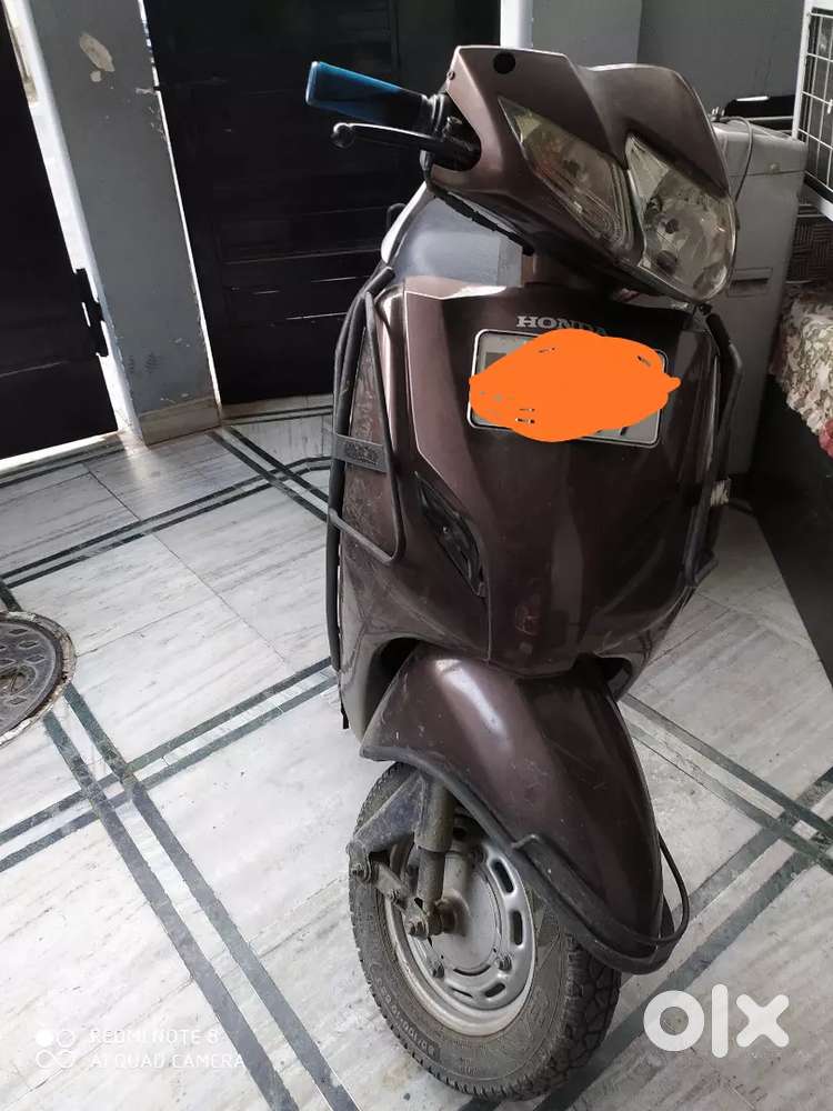 Activa 3g single hand driven