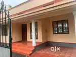 House with 6.1 cent land in N. Paravur town near perumpadanna