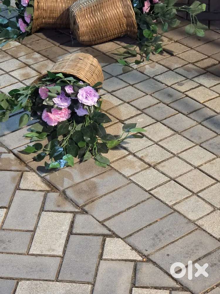 Well maintained single rooms available.
For boys including electricity